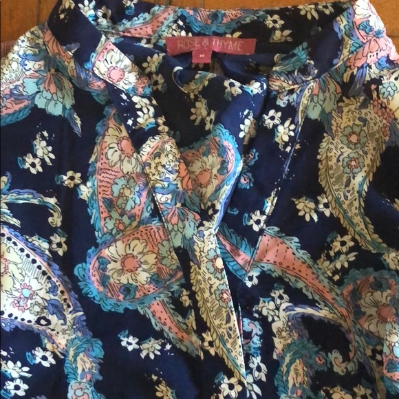 Rosie & Thyme vneck blouse - Picture 3 of 3